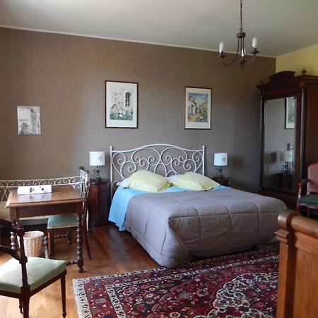Chambres D'Hotes - Domaine Des Perrieres Crux-la-Ville Ruang foto