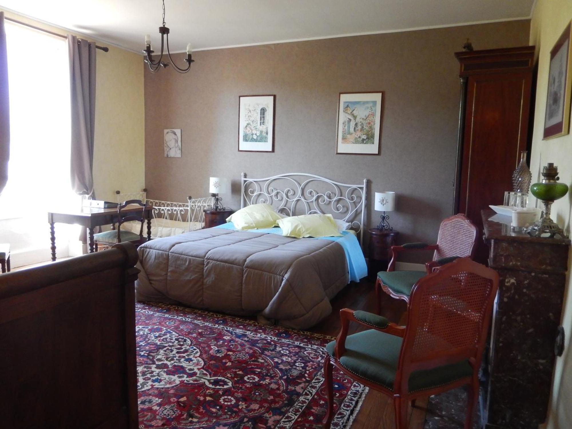 Chambres D'Hotes - Domaine Des Perrieres Crux-la-Ville Ruang foto