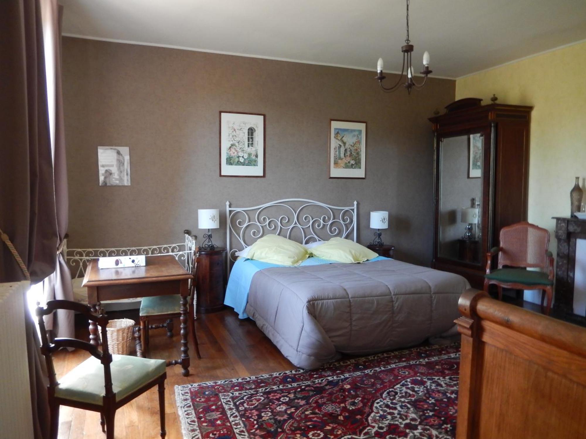 Chambres D'Hotes - Domaine Des Perrieres Crux-la-Ville Ruang foto