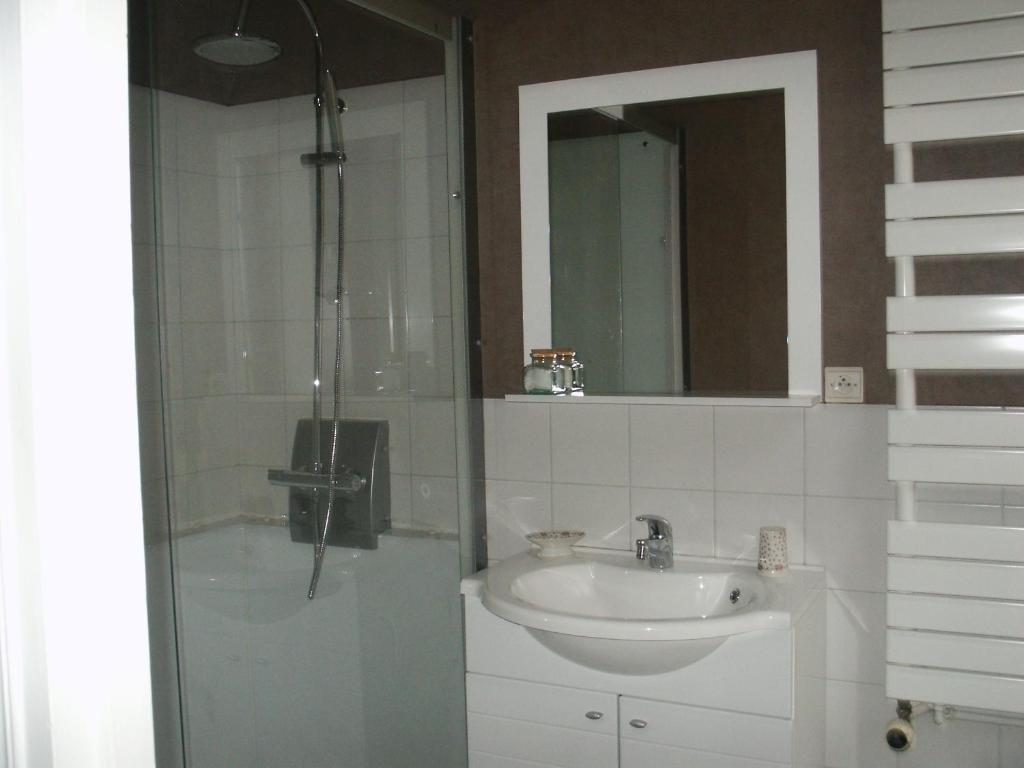 Chambres D'Hotes - Domaine Des Perrieres Crux-la-Ville Ruang foto