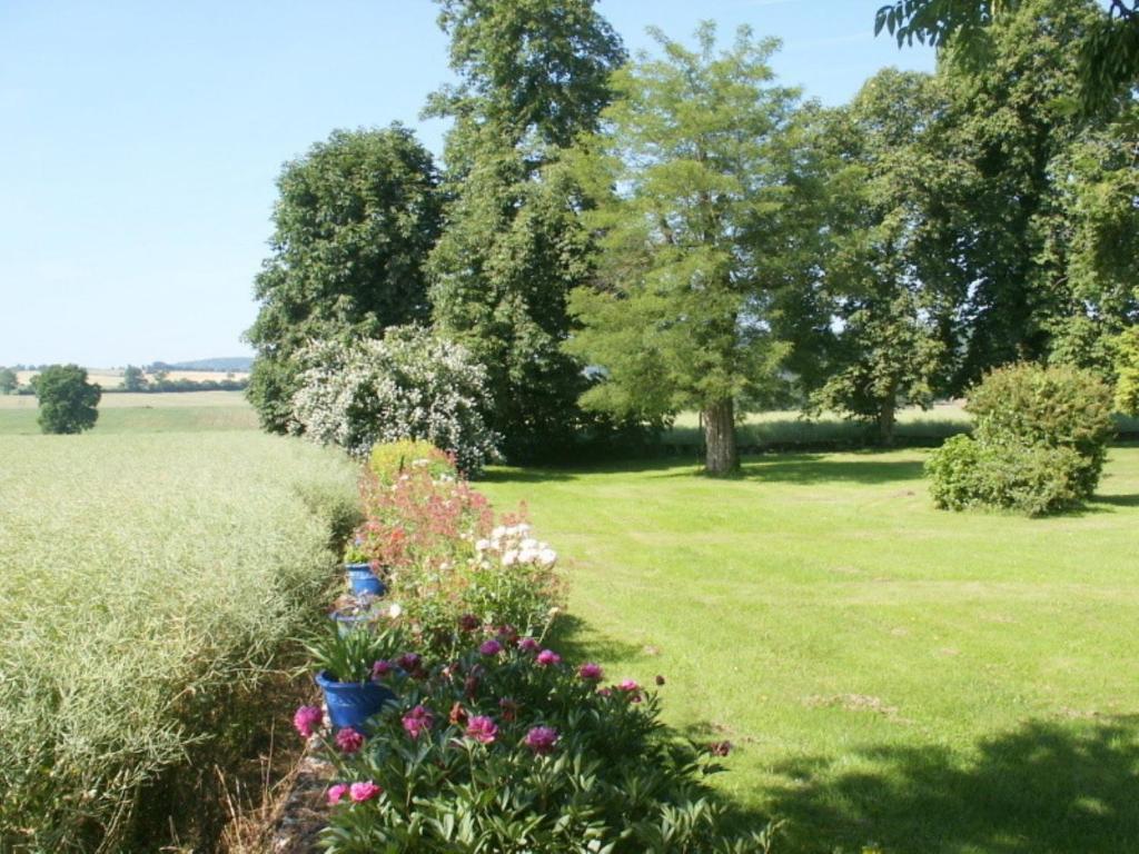 Chambres D'Hotes - Domaine Des Perrieres Crux-la-Ville Bagian luar foto